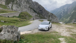 Tesla Model 3 Gotthard-Pass Switzerland Gordian Hense